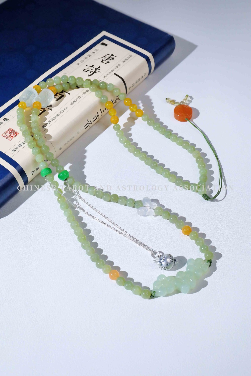 Thin-walled Intertwined Vine Jade Pot Necklace (Affordable Version) 